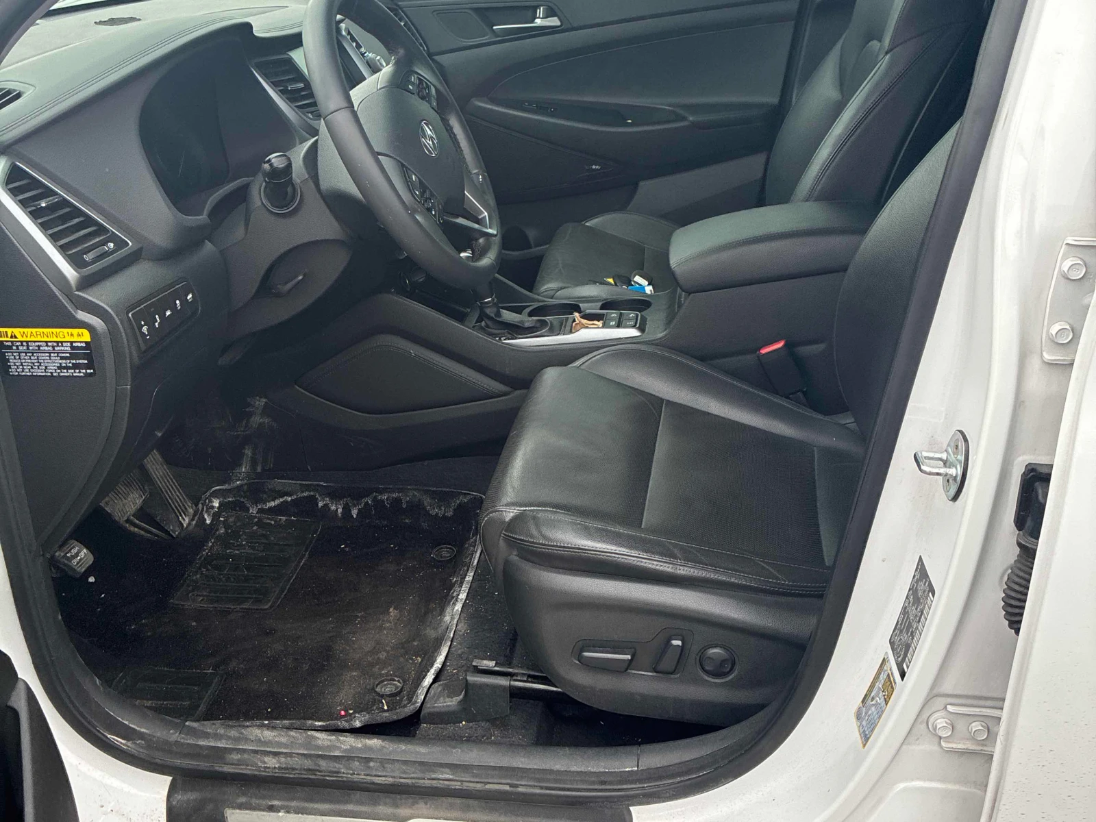 Hyundai Tucson Ultimate* Back cam* Pano* Подгрев* Обдухване* , снимка 8 - Автомобили и джипове - 54054933