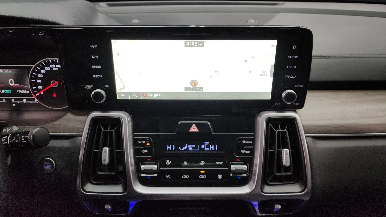 Kia Sorento 2.2 Diesel 2WD Prestige, снимка 13 - Автомобили и джипове - 55753690