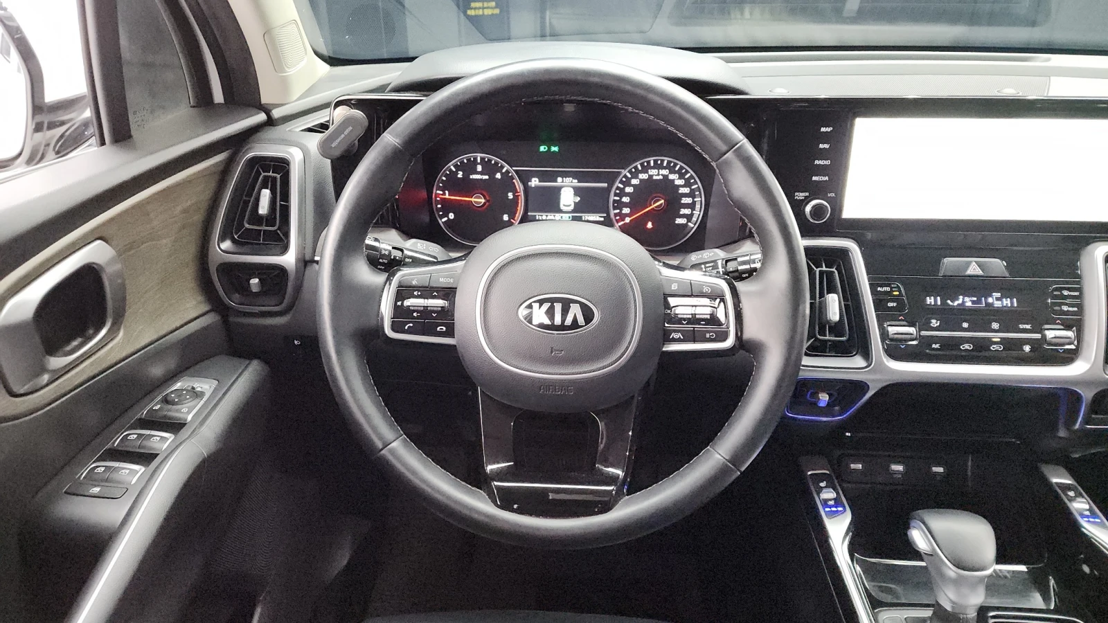 Kia Sorento 2.2 Diesel 2WD Prestige, снимка 12 - Автомобили и джипове - 55753690