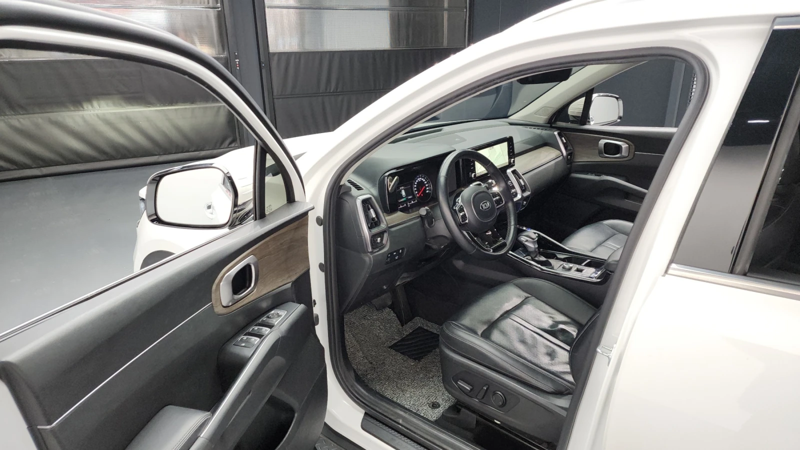 Kia Sorento 2.2 Diesel 2WD Prestige, снимка 9 - Автомобили и джипове - 55753690