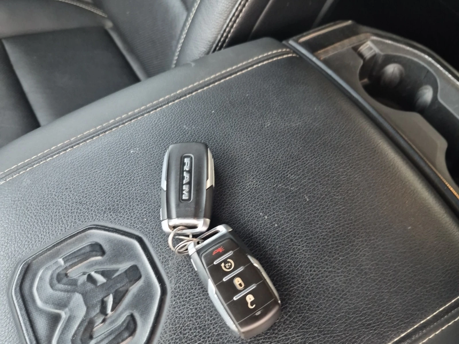 Dodge RAM 1500  Sport / FACE LIFT / CARFAX / АВТОКРЕДИТ, снимка 9 - Автомобили и джипове - 55897092