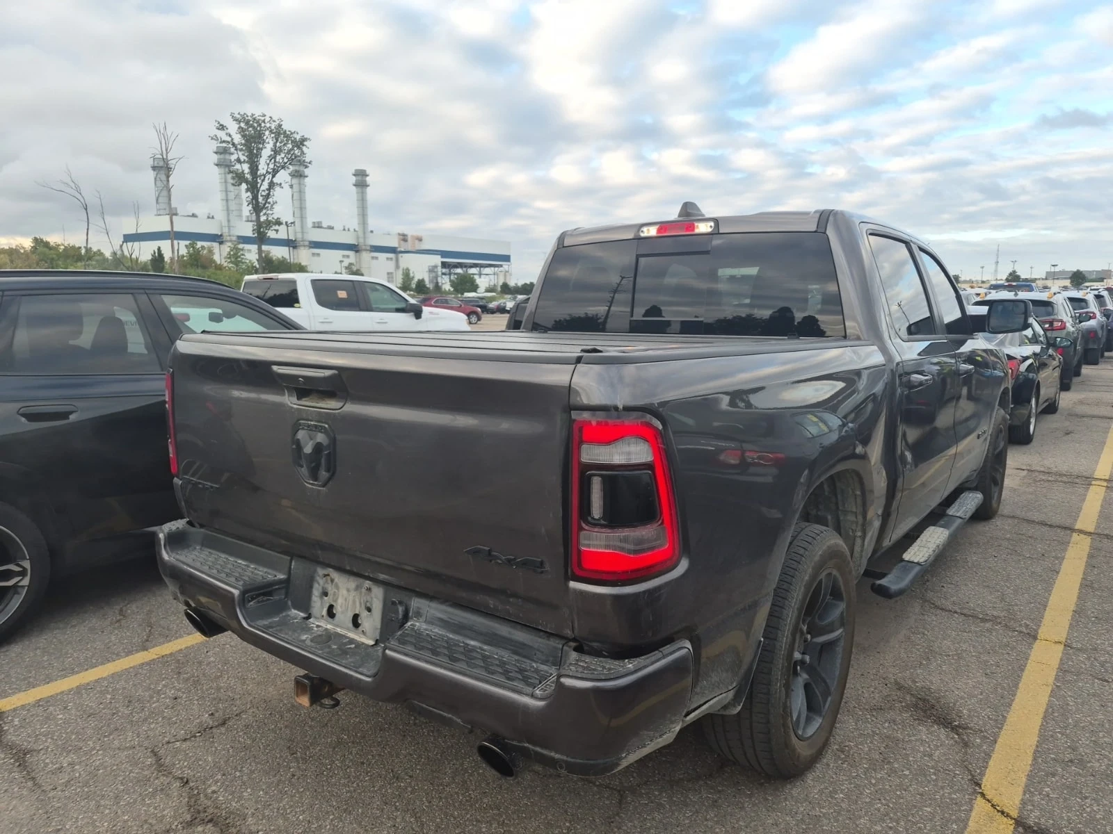 Dodge RAM 1500  Sport / FACE LIFT / CARFAX / АВТОКРЕДИТ, снимка 10 - Автомобили и джипове - 55897092