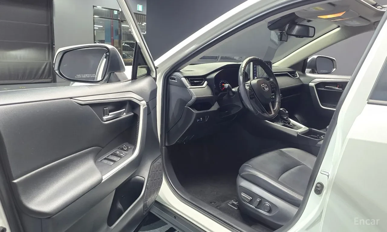 Toyota Rav4 АВТОКРЕДИТ, ЦЕНА ДО БЪЛГАРИЯ, снимка 10 - Автомобили и джипове - 56231157