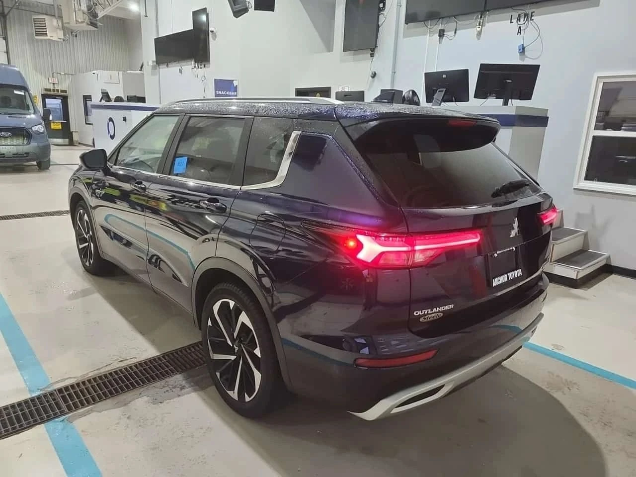Mitsubishi Outlander, снимка 6 - Автомобили и джипове - 56688675