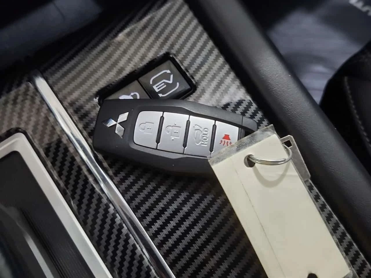 Mitsubishi Outlander, снимка 8 - Автомобили и джипове - 56688675