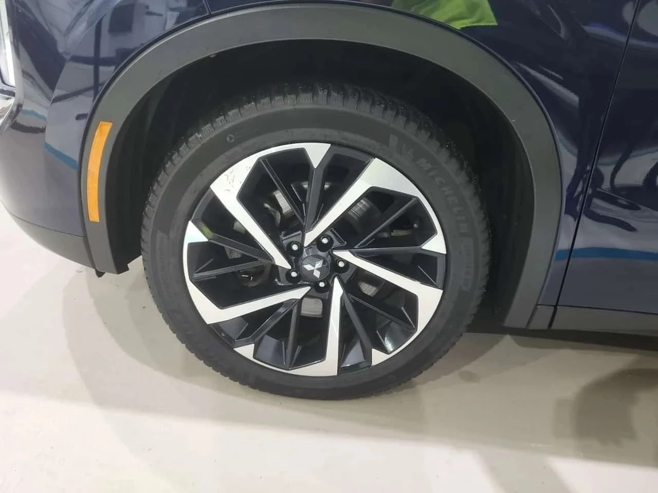Mitsubishi Outlander, снимка 4 - Автомобили и джипове - 56688675
