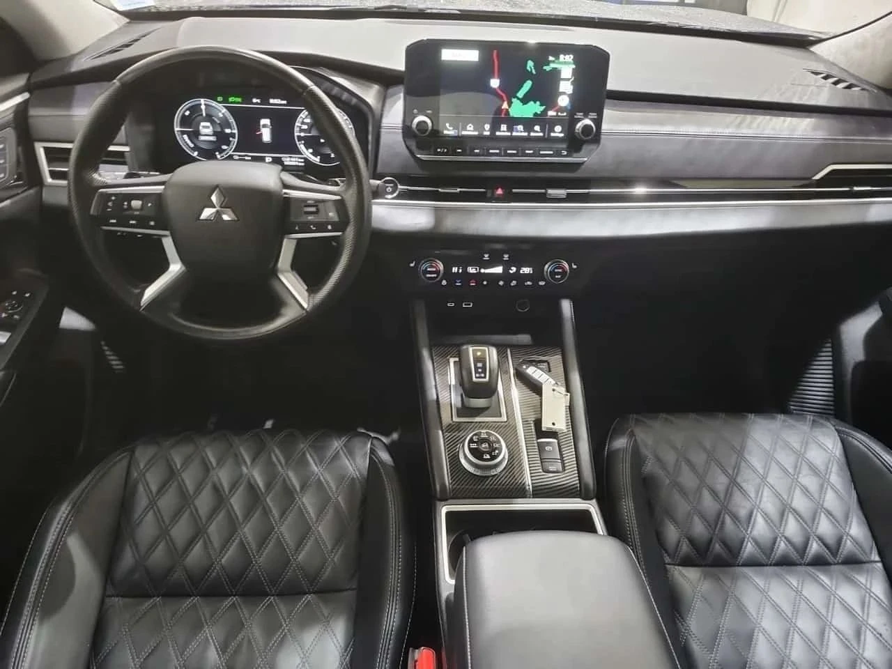 Mitsubishi Outlander, снимка 10 - Автомобили и джипове - 56688675