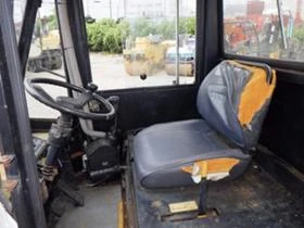 Челен товарач Komatsu МИНИ ЧЕЛЕН ТОВАРАЧ , снимка 12