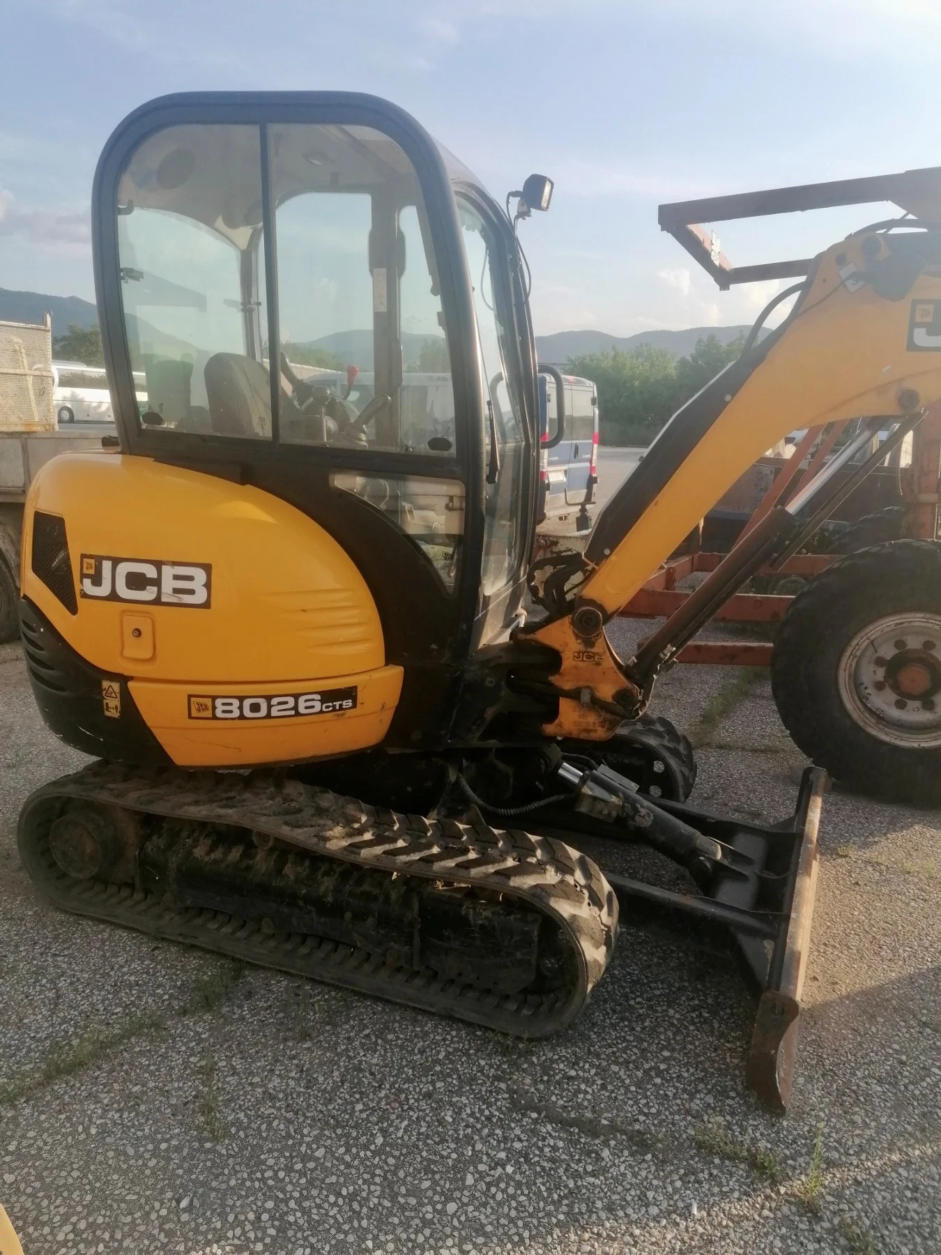 Багер JCB 8026 CTS