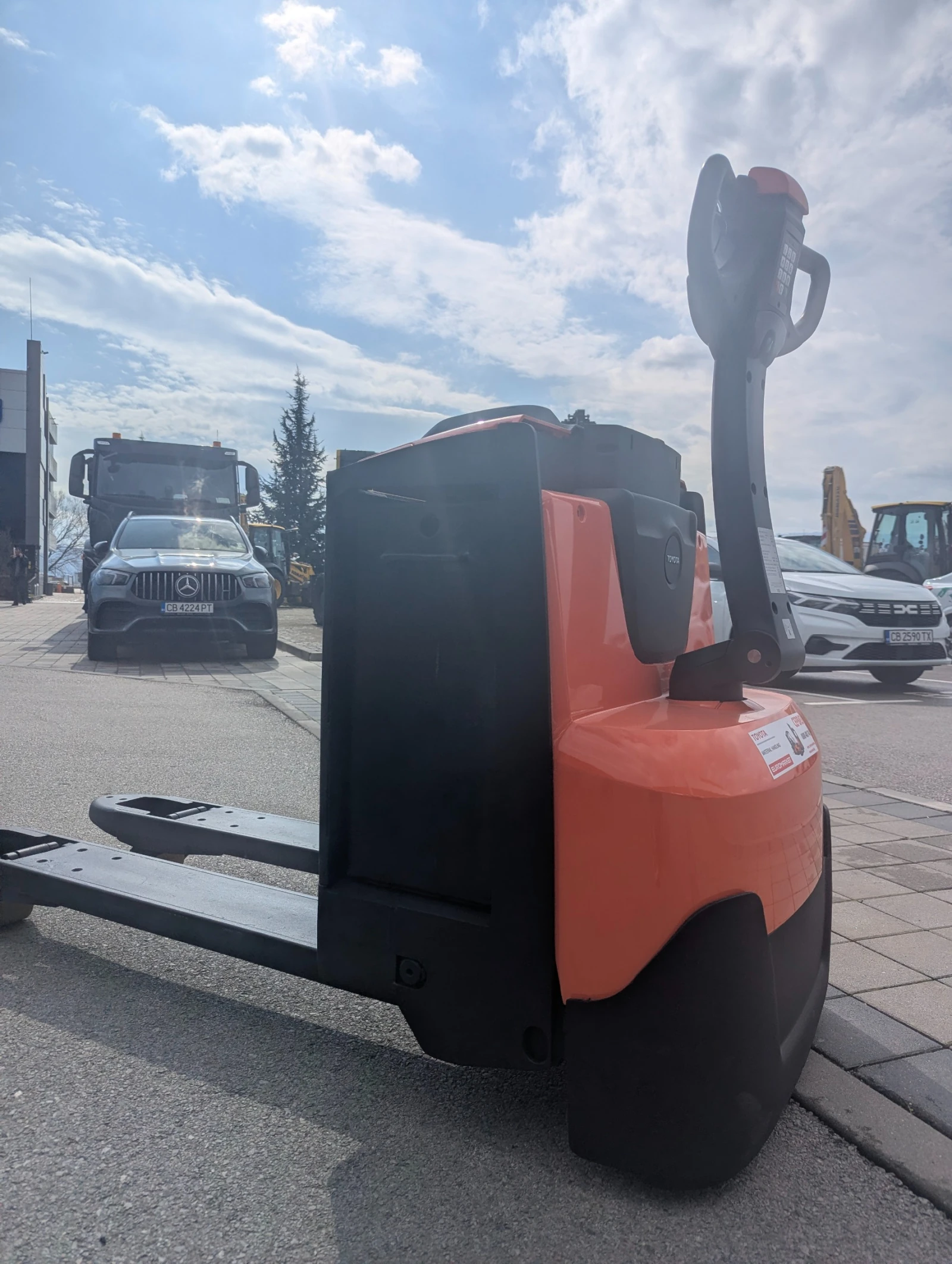 Електрокар Toyota Електрическа количка, снимка 8 - Индустриална техника - 53765926