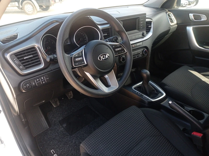 Kia Ceed SW 1.0TGi-120k.c.-/41800km/, снимка 5 - Автомобили и джипове - 46417532