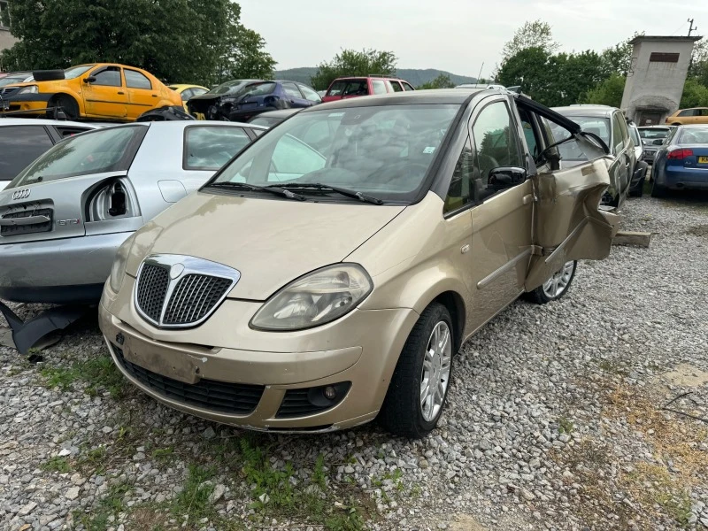 Lancia Musa, снимка 1 - Автомобили и джипове - 45332072