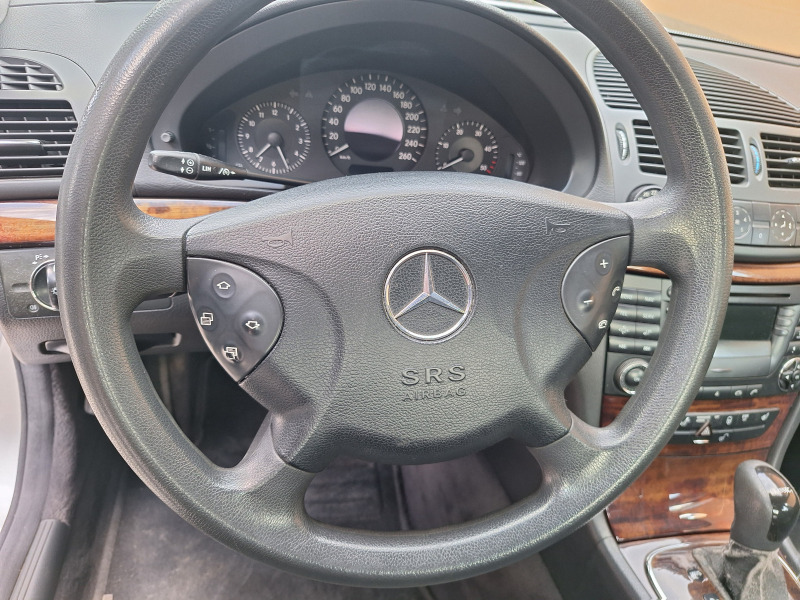 Mercedes-Benz E 270, снимка 9 - Автомобили и джипове - 45918110