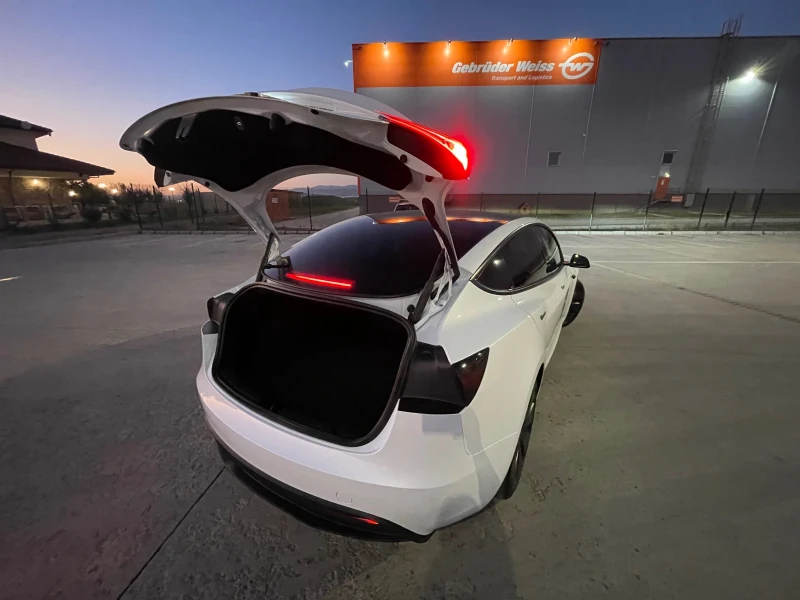 Tesla Model 3 New model 2024 LongRange, снимка 8 - Автомобили и джипове - 47381257