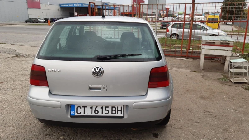 VW Golf, снимка 2 - Автомобили и джипове - 47526965