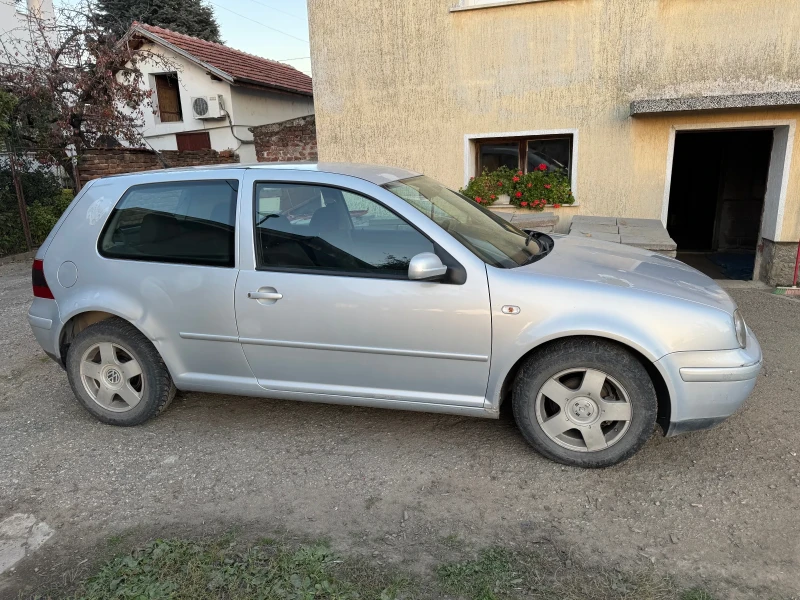 VW Golf, снимка 4 - Автомобили и джипове - 47680963