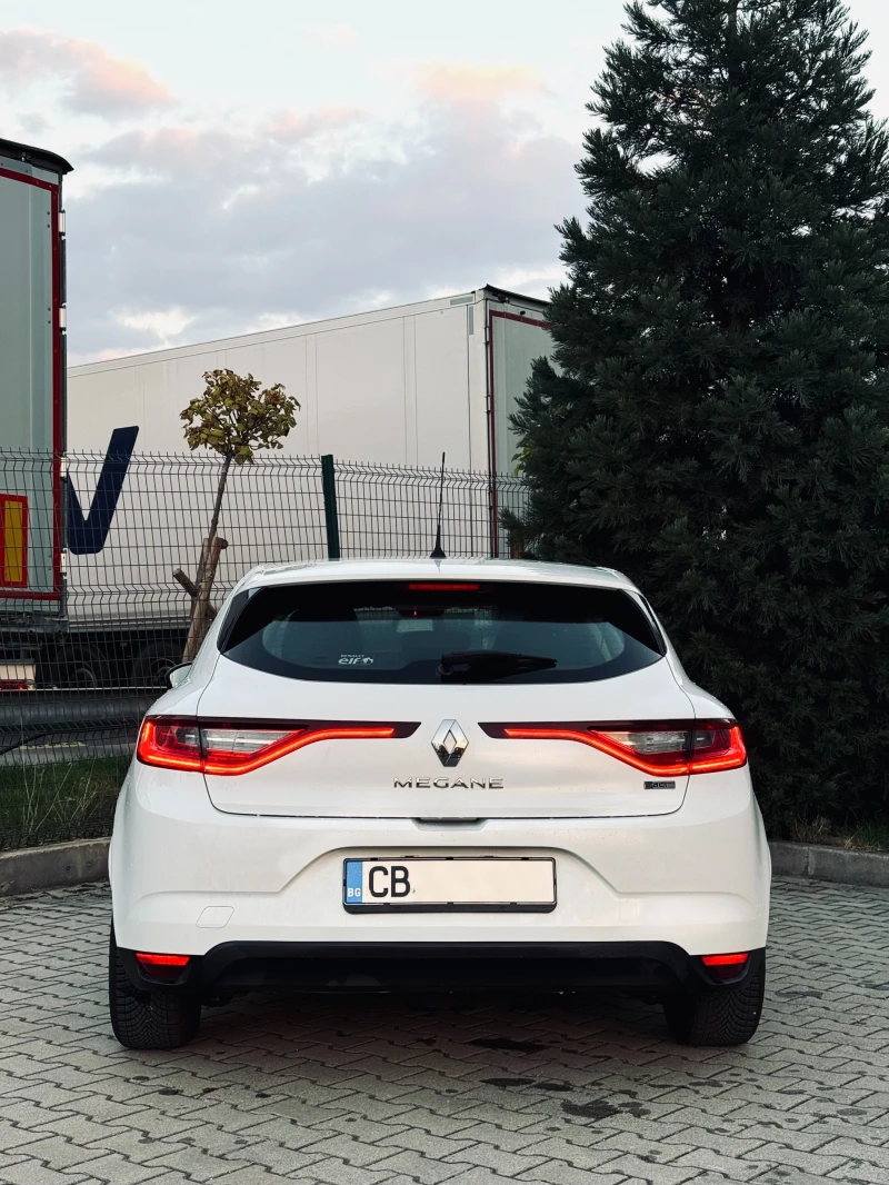 Renault Megane 1.5 dCi / 110 конски сили, снимка 4 - Автомобили и джипове - 47781122