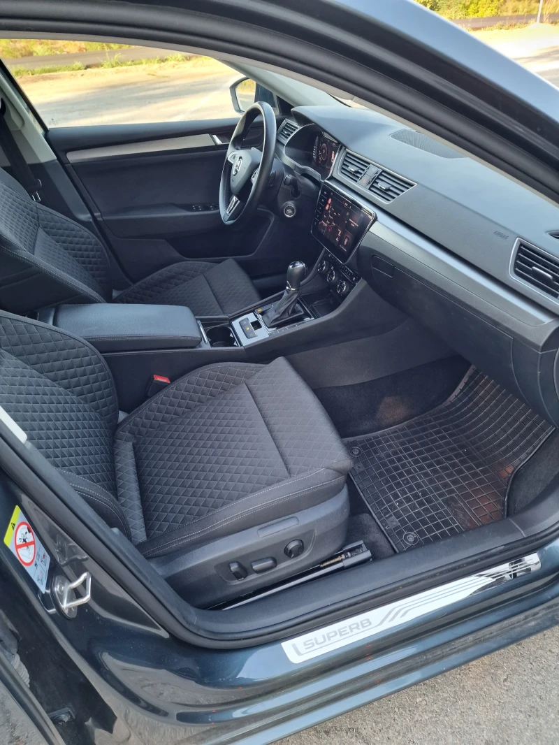 Skoda Superb 2.0TDI, снимка 12 - Автомобили и джипове - 51358740
