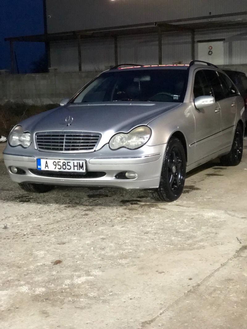 Mercedes-Benz C 220, снимка 4 - Автомобили и джипове - 52341886