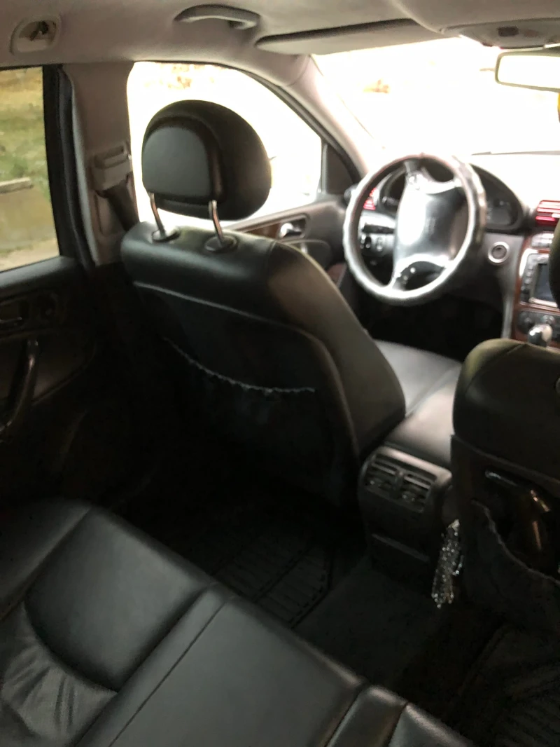 Mercedes-Benz C 220, снимка 3 - Автомобили и джипове - 52341886