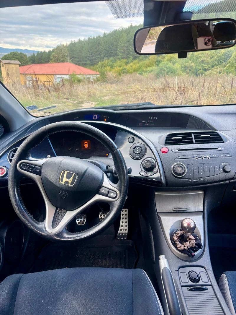 Honda Civic 8th generation , снимка 8 - Автомобили и джипове - 52045615