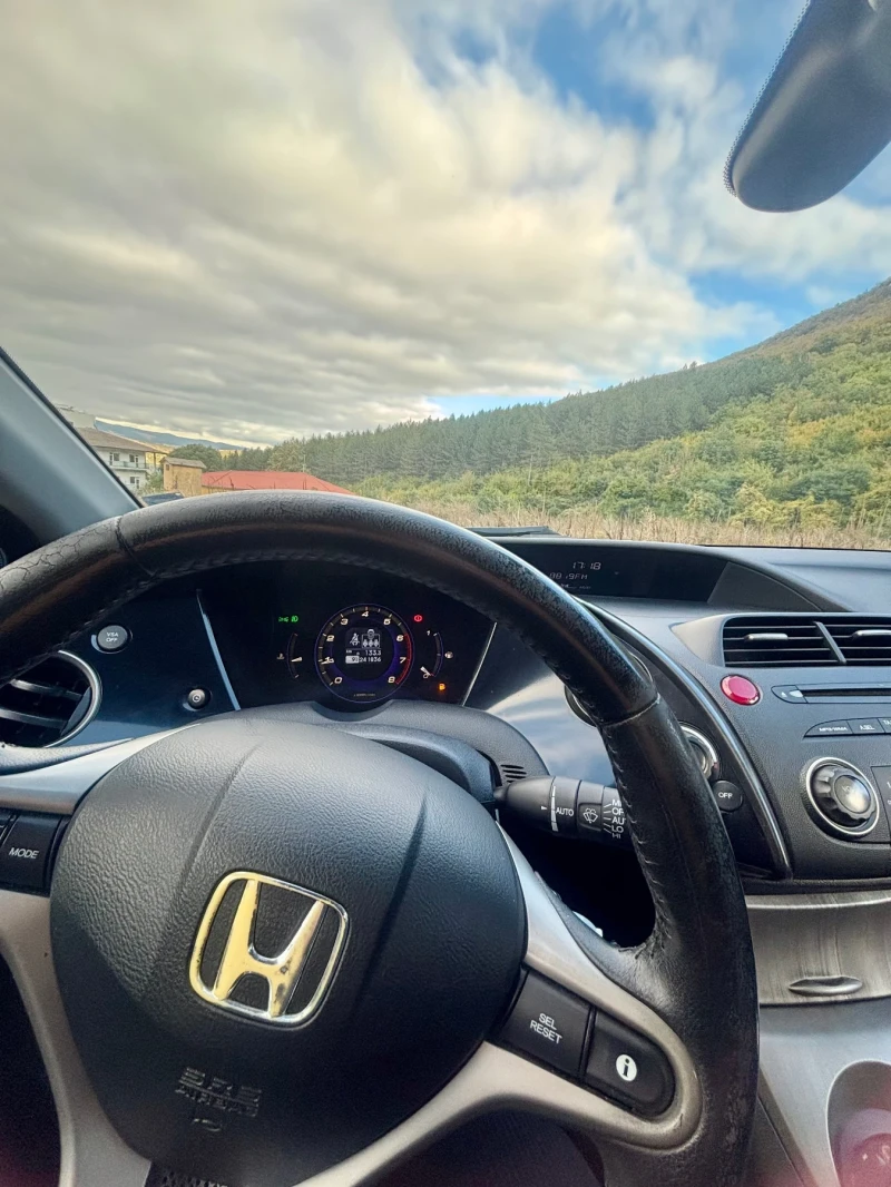 Honda Civic 8th generation , снимка 10 - Автомобили и джипове - 52045615