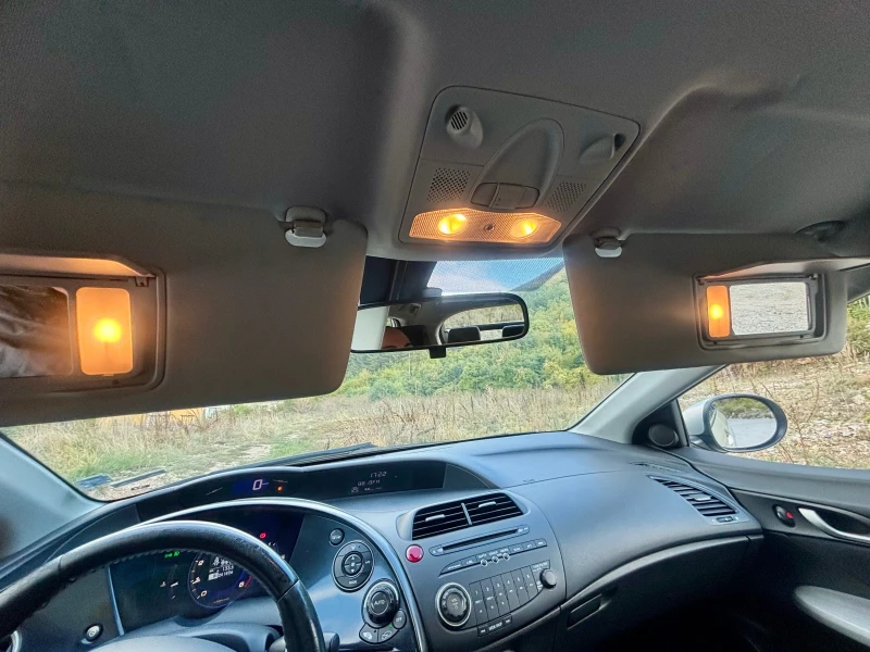 Honda Civic 8th generation , снимка 9 - Автомобили и джипове - 52045615