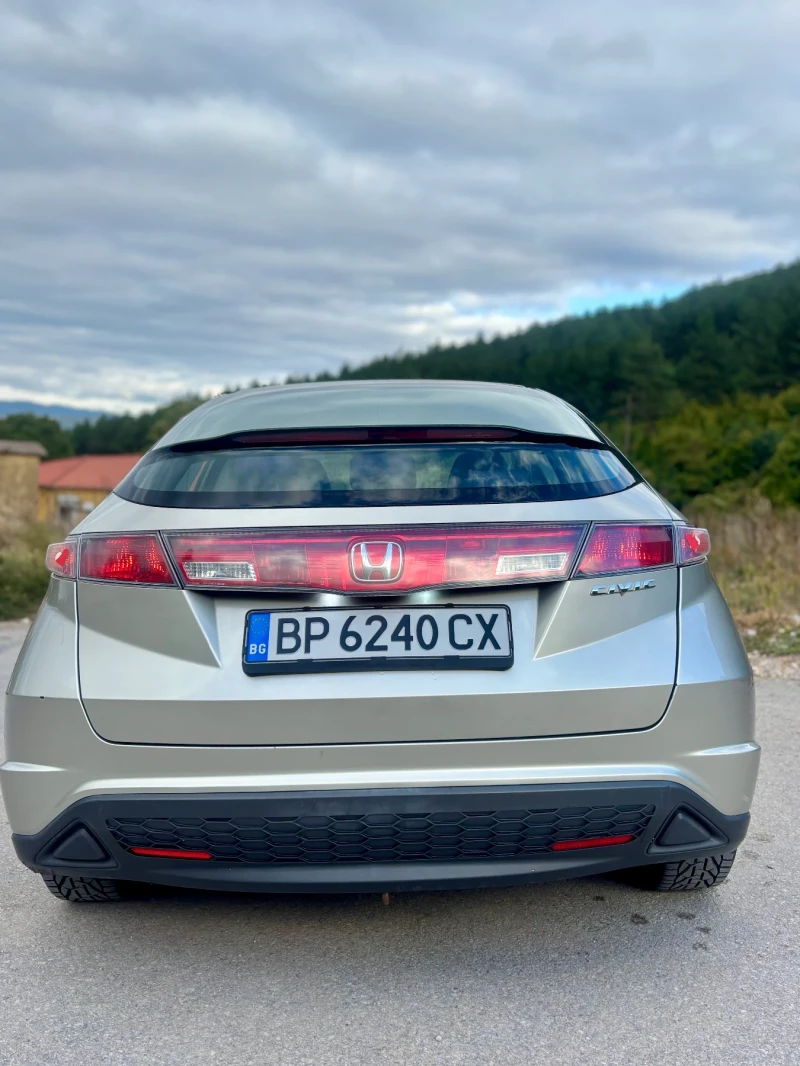 Honda Civic 8th generation , снимка 5 - Автомобили и джипове - 52045615