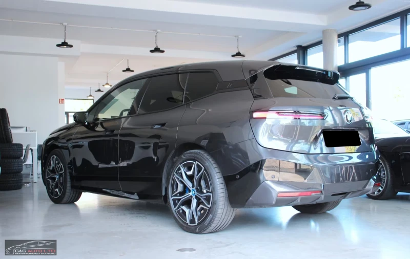 BMW iX xDRIVE50/523HP/SPORT/SKY-LOUNGE/360/LASER/ACC/983f, снимка 3 - Автомобили и джипове - 52737012