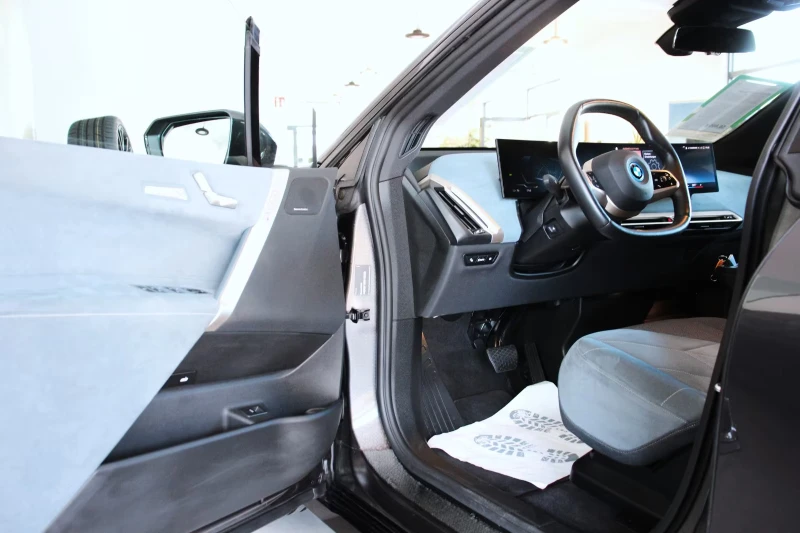 BMW iX xDRIVE50/523HP/SPORT/SKY-LOUNGE/360/LASER/ACC/983f, снимка 7 - Автомобили и джипове - 52737012