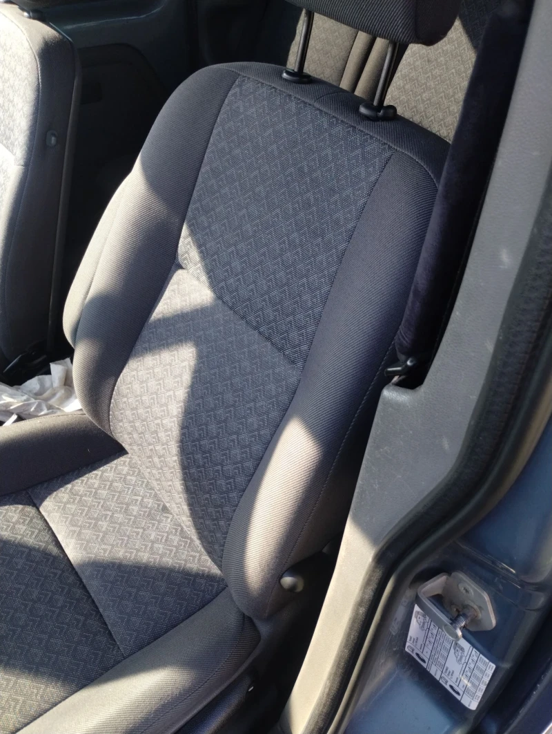 Ford Connect 1, 8 klima, снимка 7 - Автомобили и джипове - 53150059