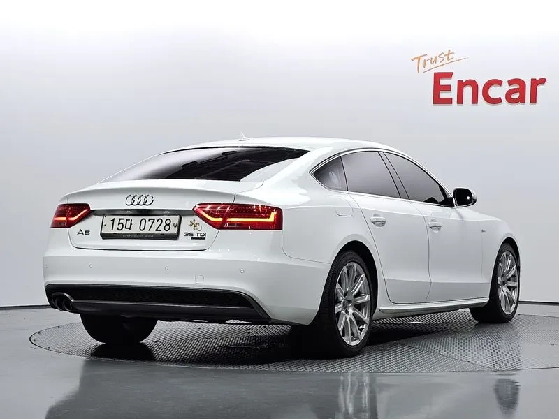 Audi A5 2.0 TDI Quattro - САМО 30% АВАНС, снимка 4 - Автомобили и джипове - 56003343