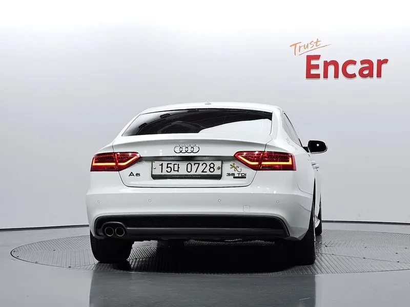 Audi A5 2.0 TDI Quattro - САМО 30% АВАНС, снимка 7 - Автомобили и джипове - 56003343