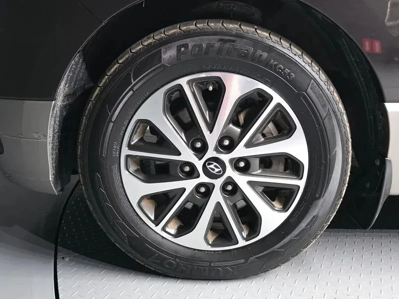 Hyundai Starex, снимка 5 - Автомобили и джипове - 56738443