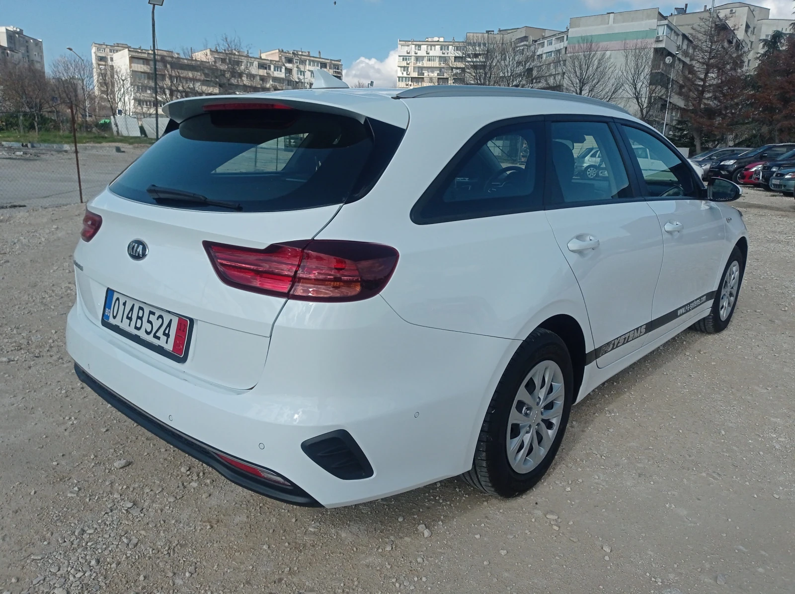 Kia Ceed SW 1.0TGi-120k.c.-/41800km/ - изображение 3