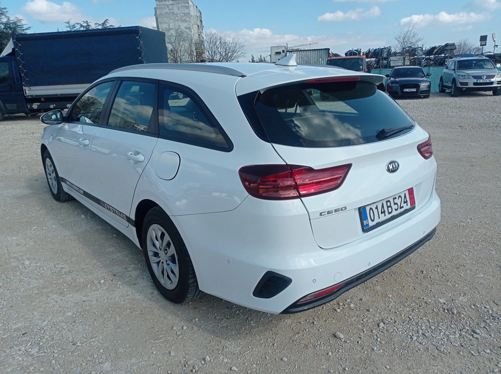 Kia Ceed SW 1.0TGi-120k.c.-/41800km/ - изображение 4