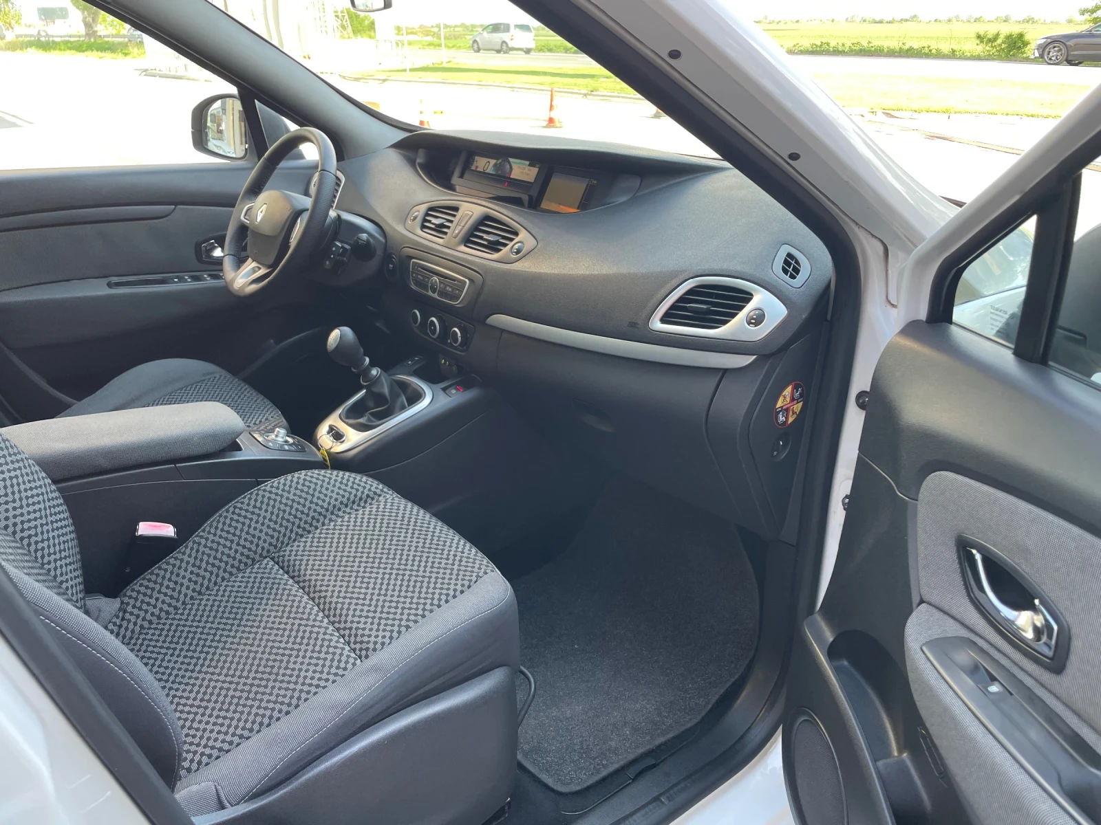 Renault Scenic 1.6i-GAZ-110к.с. - изображение 10