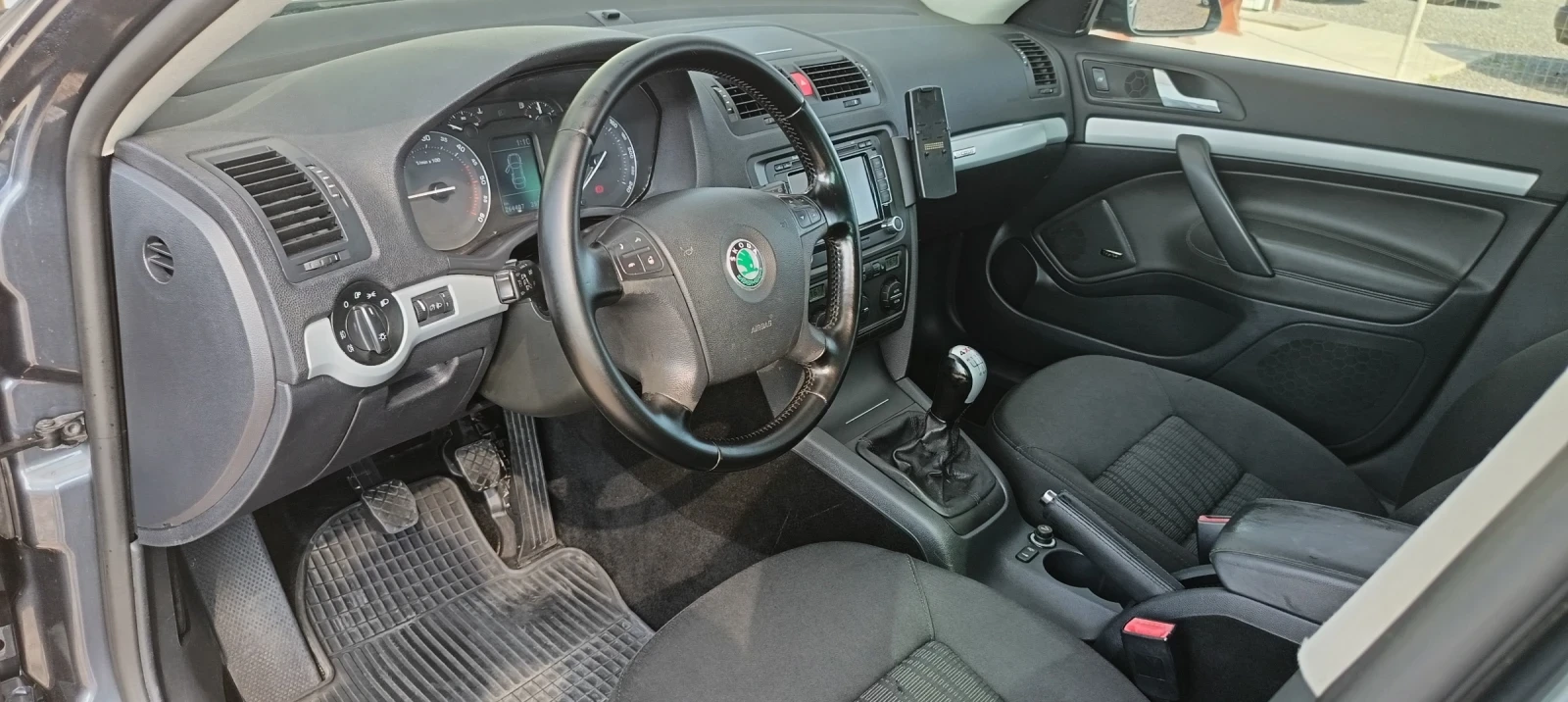 Skoda Octavia Scout * 4x4 * Нави * Подгрев * Обслужен  - изображение 7