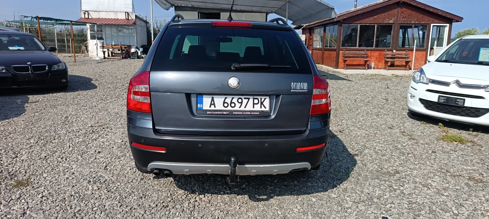 Skoda Octavia Scout * 4x4 * Нави * Подгрев * Обслужен  - изображение 4