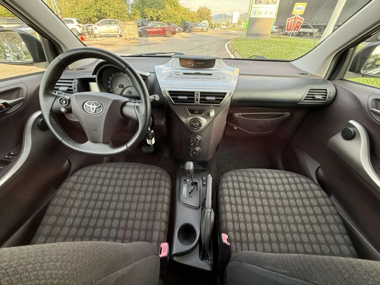 Toyota IQ  | Mobile.bg   10