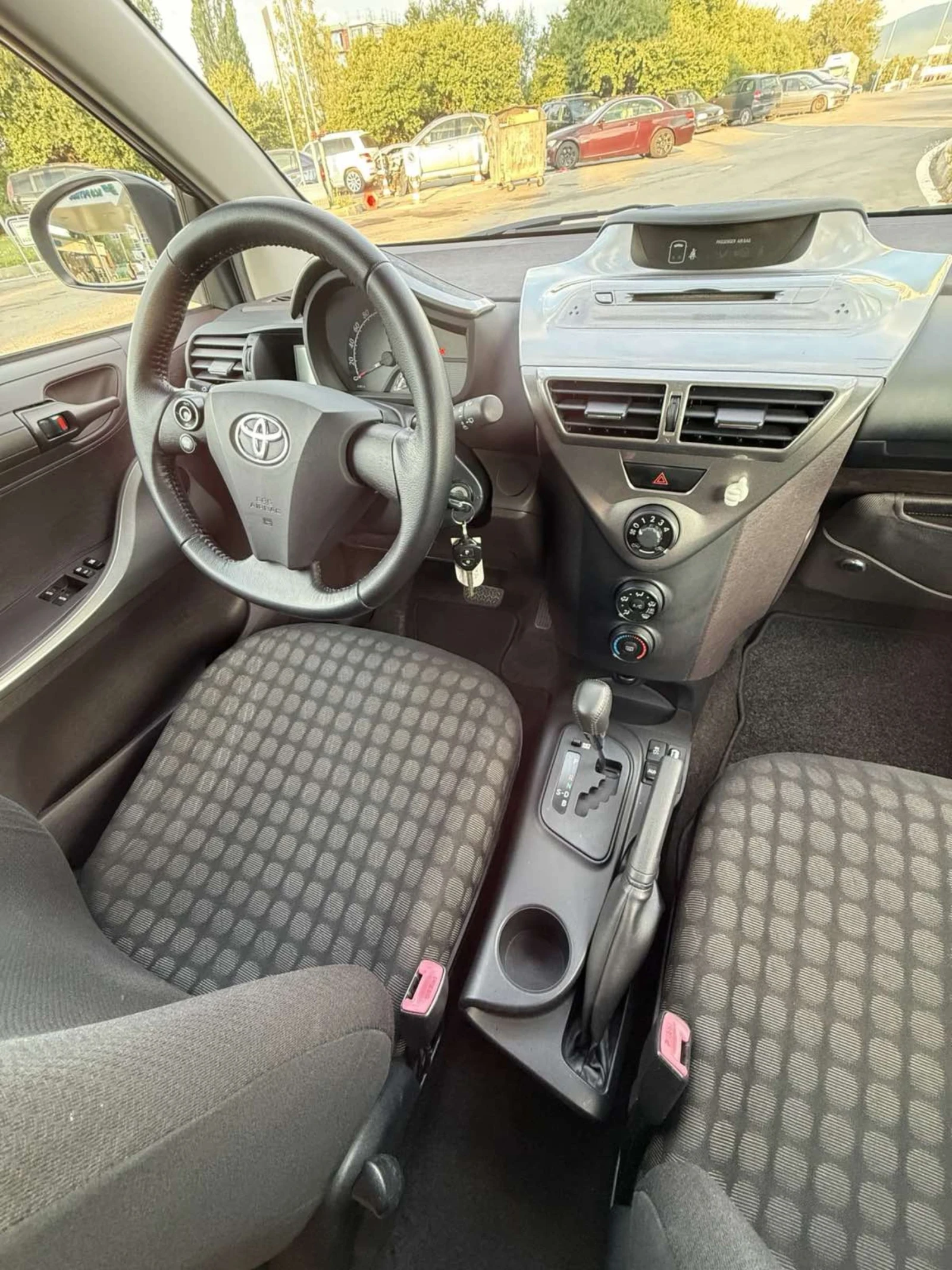 Toyota IQ  | Mobile.bg   8