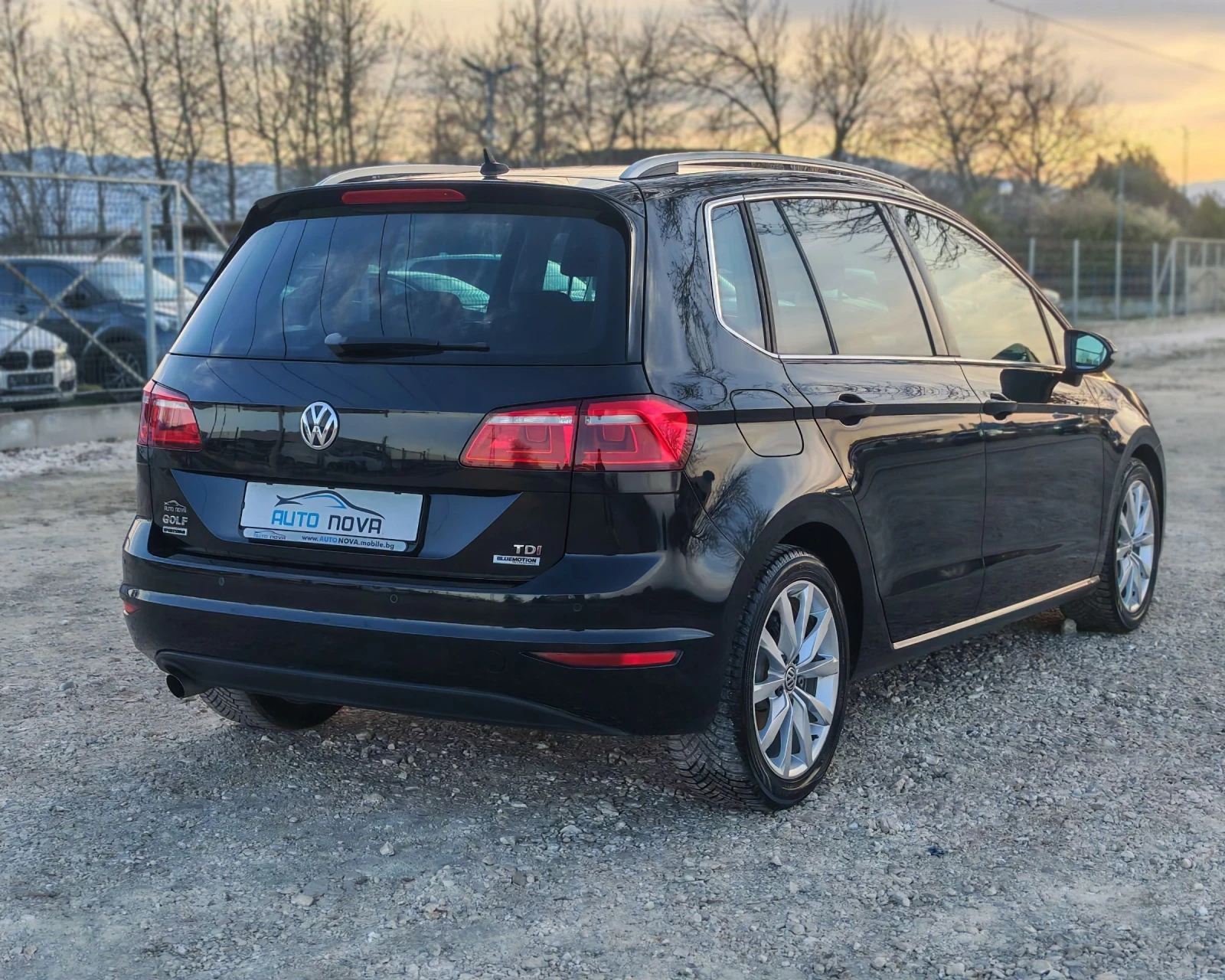 VW Sportsvan 1.6 110 К.С. ДИЗЕЛ! , снимка 5 - Автомобили и джипове - 53774157