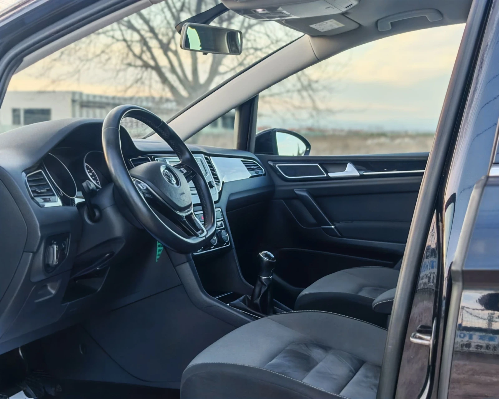 VW Sportsvan 1.6 110 К.С. ДИЗЕЛ! , снимка 8 - Автомобили и джипове - 53774157