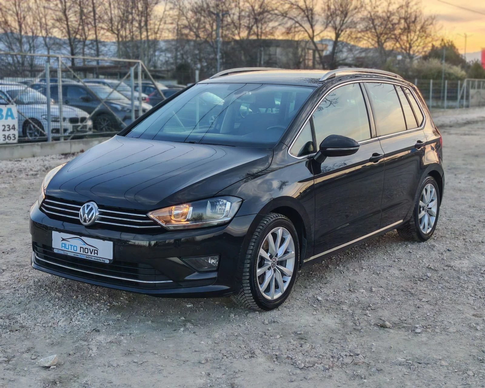 VW Sportsvan 1.6 110 К.С. ДИЗЕЛ! , снимка 3 - Автомобили и джипове - 53774157