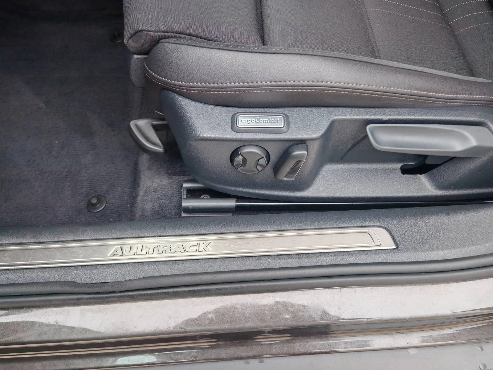 VW Alltrack 2 0 TDI 190CV 4Motion, снимка 11 - Автомобили и джипове - 53954571