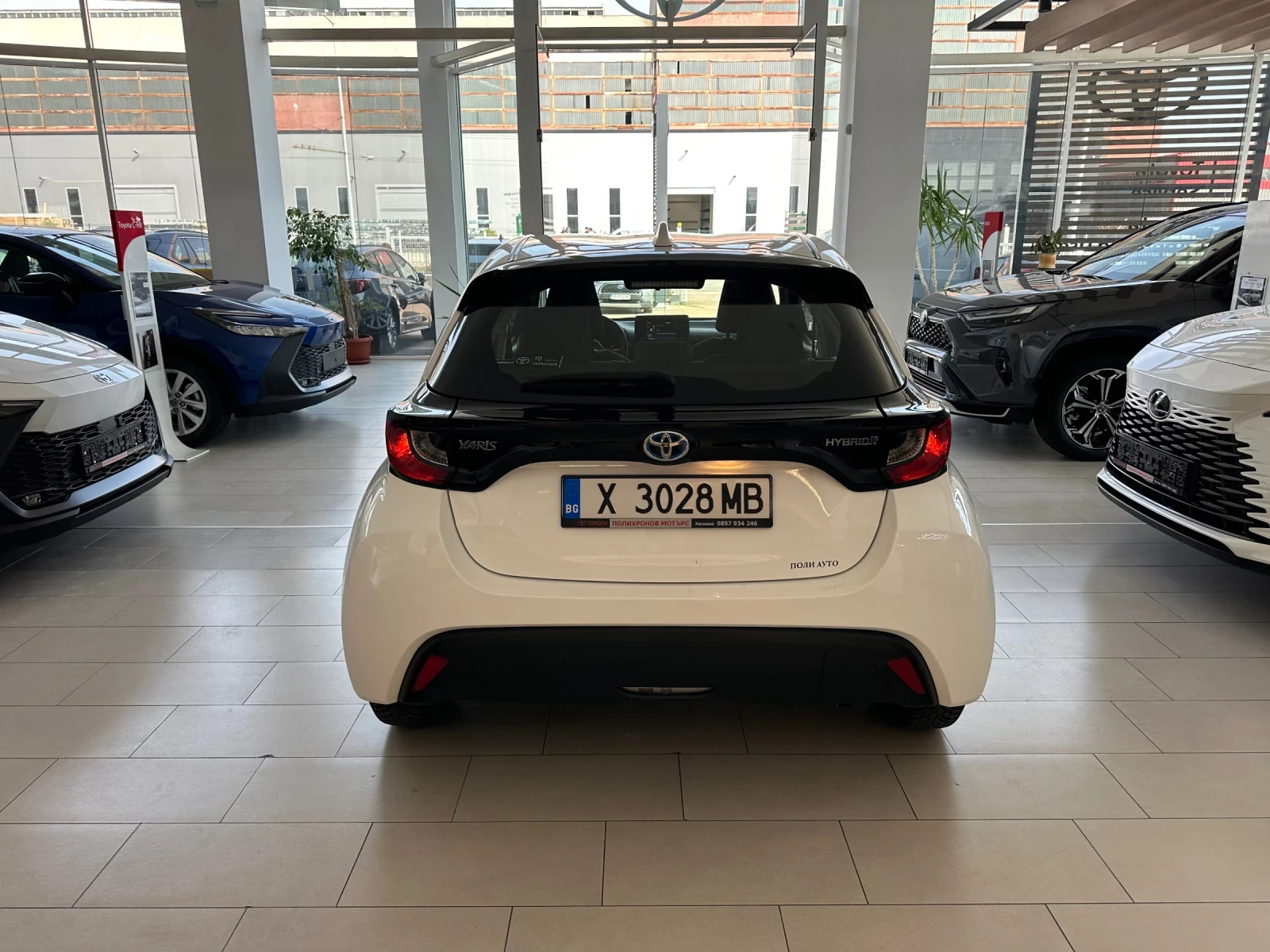 Toyota Yaris, снимка 4 - Автомобили и джипове - 53993538