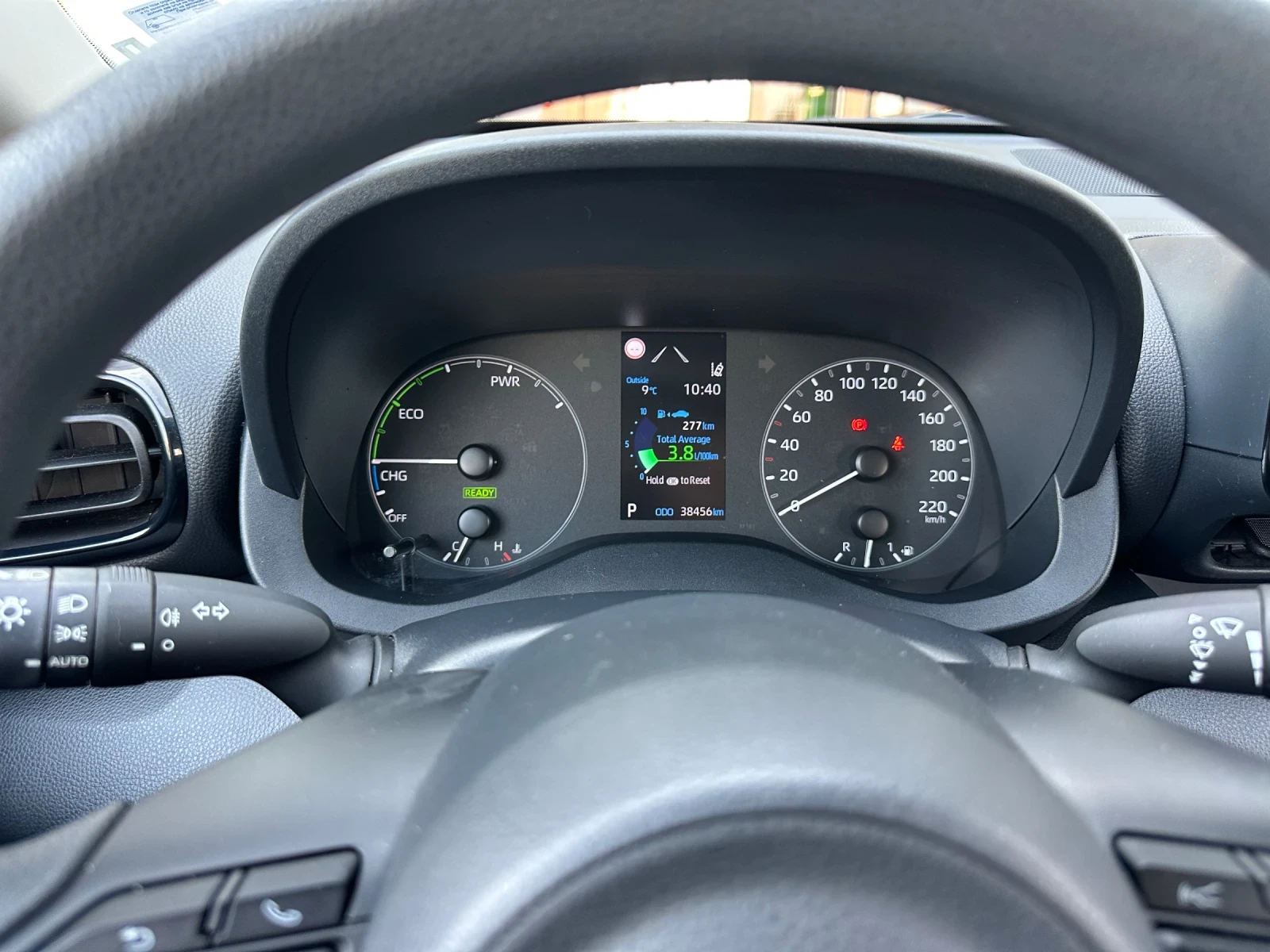 Toyota Yaris, снимка 12 - Автомобили и джипове - 53993538