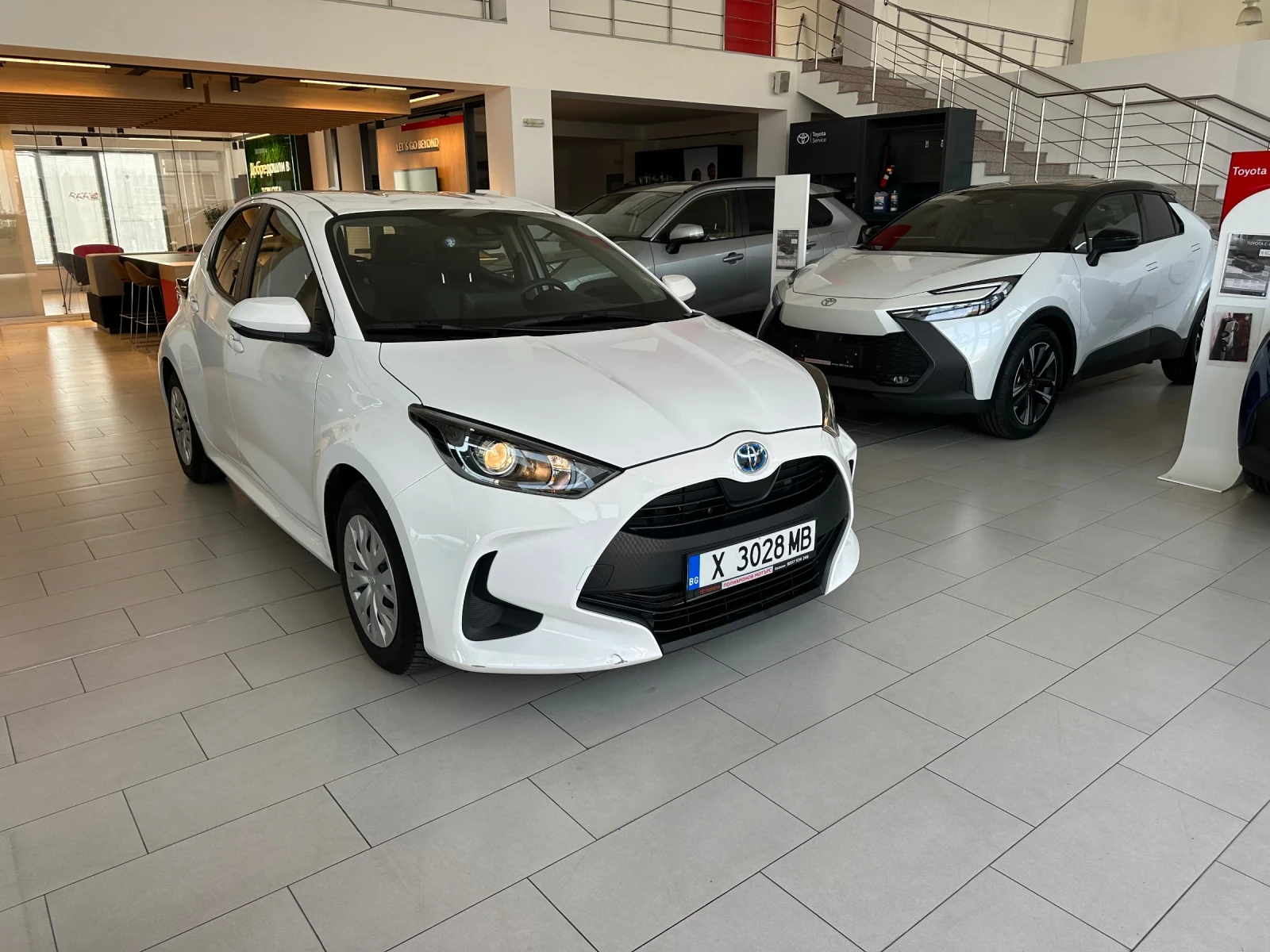 Toyota Yaris, снимка 6 - Автомобили и джипове - 53993538