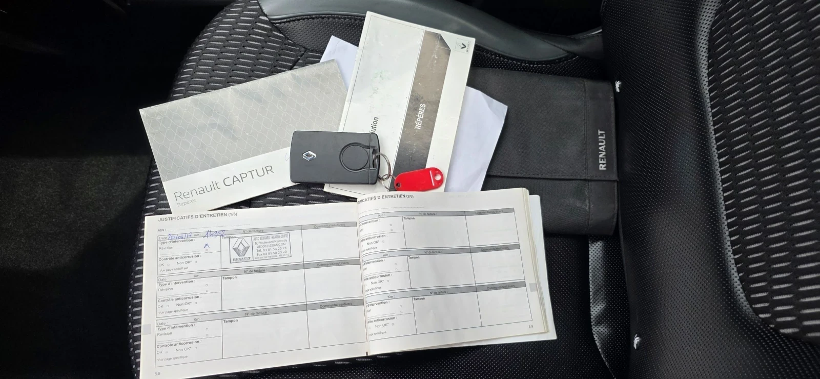 Renault Captur 1.2 TCe-Automat-Camera-Navi-120hp, снимка 17 - Автомобили и джипове - 54391496