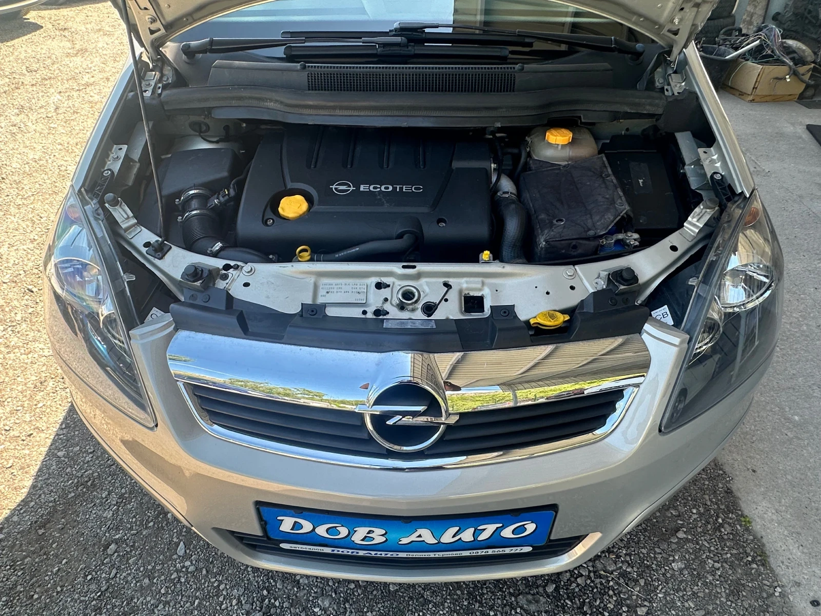Opel Zafira 1.9CDTI-120к.с-7 МЕСТЕН-КОЖА, снимка 17 - Автомобили и джипове - 54605807